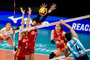 Debut con derrota para Las Panteras ante China
