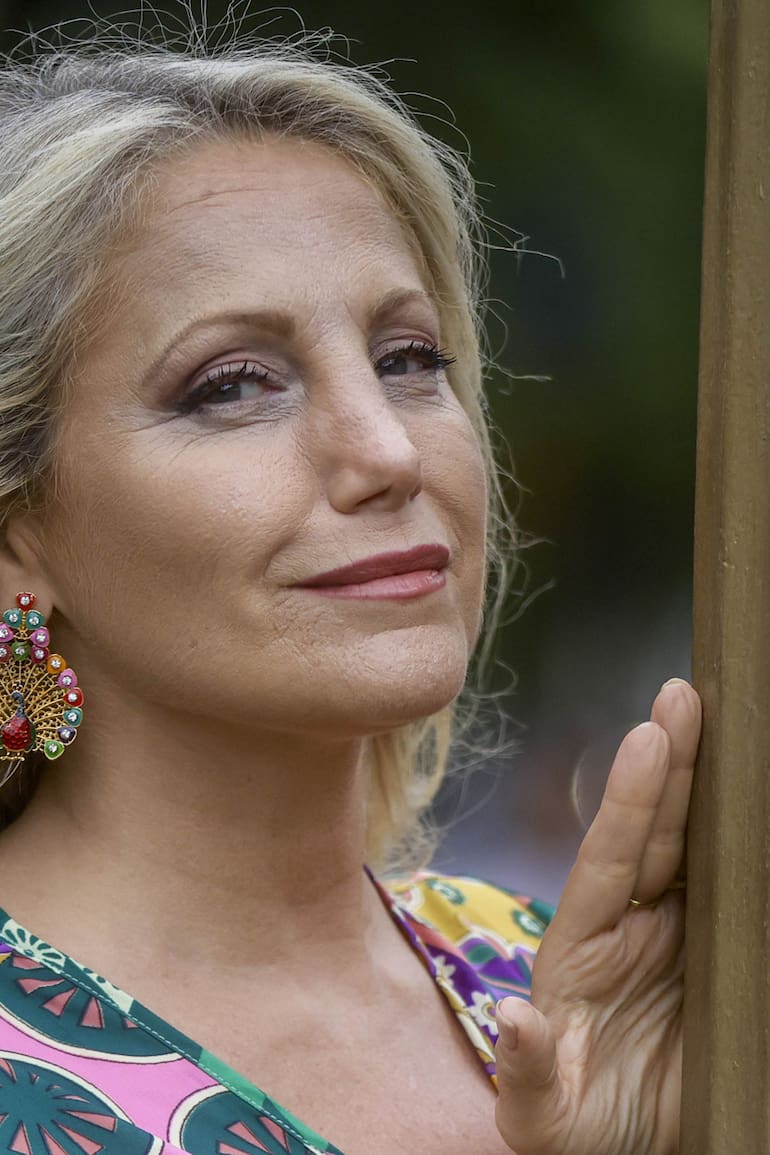 Debutó de casualidad en la TV, después vivió un boom de la mano de Señorita maestra: cómo es hoy la vida de Laura Tuny