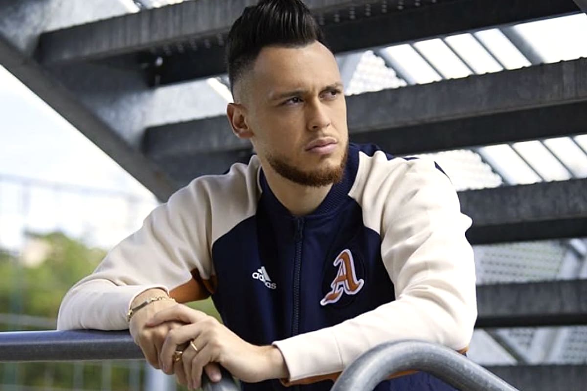 Debutó en primera cuando River estaba en la B Nacional, fue dirigido por Marcelo Bielsa, jugó en Milan y hoy es la estrella de Sevilla: Lucas Ocampos, muchas vivencias en una carrera que asciende a sus 26 años de edad.