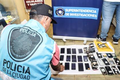 Decenas de equipos fueron secuestrados en el marco de sendas investigaciones