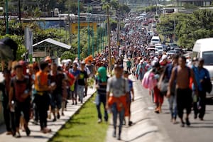 Decenas de migrantes iniciaron una caravana desde Tapachula en medio del endurecimiento de las leyes migratorias de la administración Trump en EE.UU.