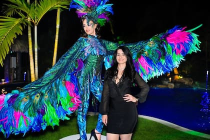 "Decidí hacer el curso de planificadora de eventos, certificarme y abrir mi compañía", cuenta Camila Martínez en diálogo con LA NACION; la cubana, llegó hace una década a EE.UU. y hoy organiza bodas para latinos