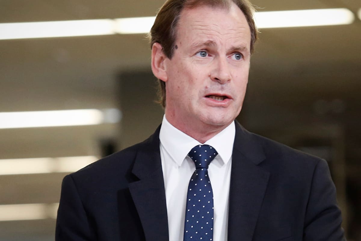 Decidido a buscar su reelección, dice que prefiere a Lavagna antes que a Cristina Kirchner; advierte que en el país hay riesgo de default