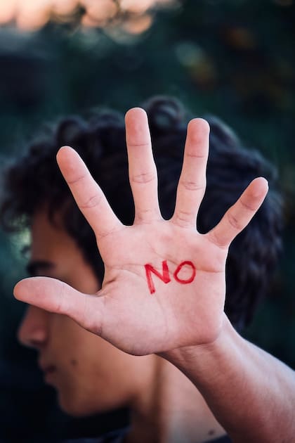 Decir "no" cuando es necesario nos ayuda a evitar situaciones que luego lamentaríamos haber aceptado (Foto: Pixabay)