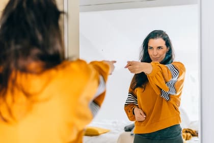Decirse frases positivas ayuda a regular las emociones y fortalecer la autoconfianza