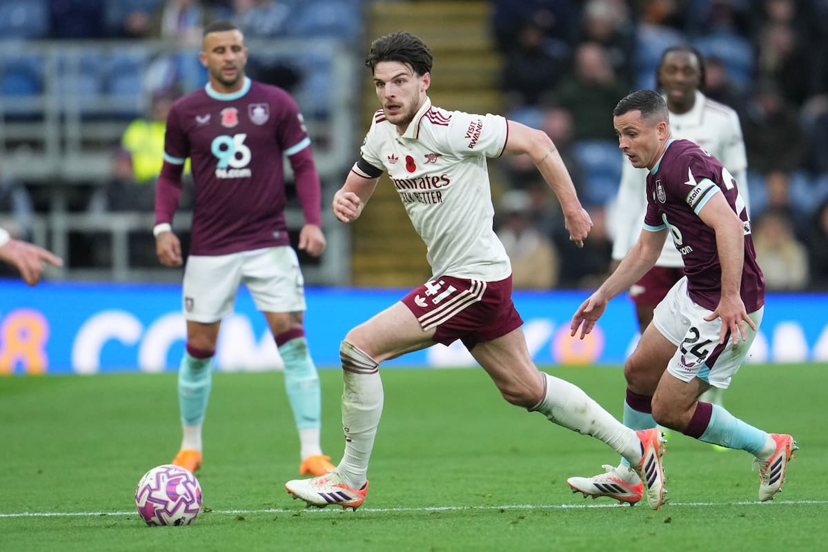 Declan Rice, de Arsenal, que este lunes recibe a Burnley y quiere acercarse al título