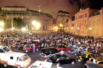Declarar estado de sitio desató un cacerolazo masivo en las principales ciudades del país