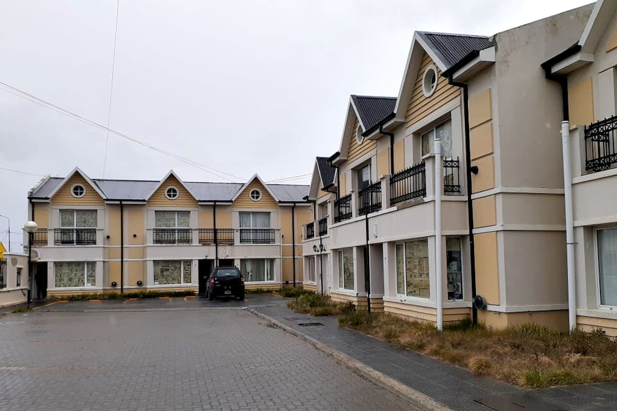 Decomisan para el Estado propiedades de Manzanares y Muñoz en Río Gallegos