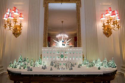 La Casa Blanca de Jengibre incluye este año una escena luminosa de patinadores en el jardín sur