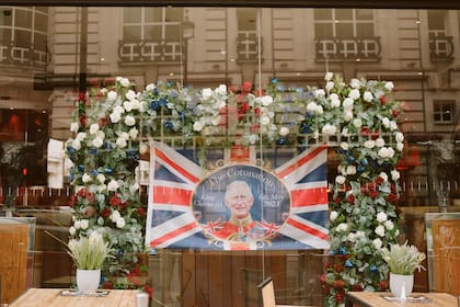 Decoraciones para la coronación del rey Carlos III, en Londres, el 30 de abril de 2023.