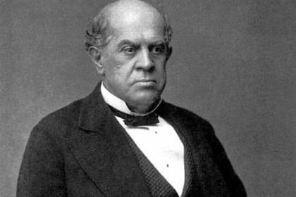 Decretó la Ley de enseñanza obligatoria primaria y logró triplicar la población escolar. Fuente: Wikipedia