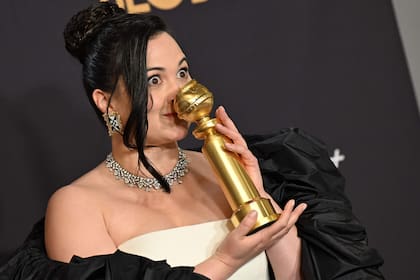 “Dedico este premio a cada pequeño niño de las reservas indígenas”, señaló la actriz Lily Gladstone tras ser galardonada como mejor actriz en drama por su participación en Los asesinos de la luna, film de Martin Scorsese