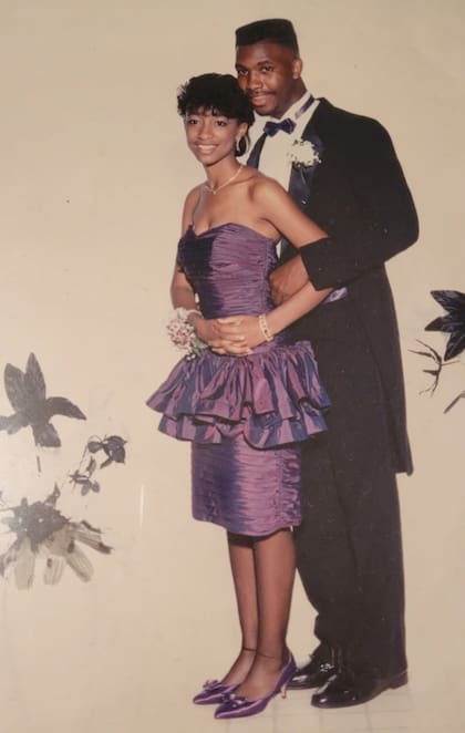 Dee junto a Darryl, su novio de aquel entonces