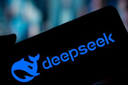 DeepSeek es una plataforma de inteligencia artificial generativa que compite con ChatGPT, Gemini y Meta AI