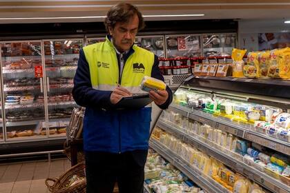 Defensa al Consumidor porteña retiro de la venta más de 4467 alimentos vencidos y sin información