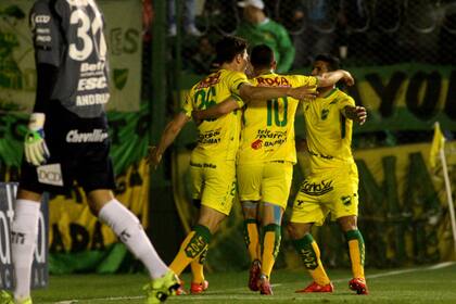 Defensa festejó ante Arsenal