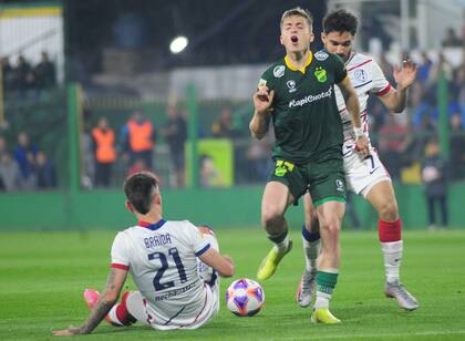 Defensa Justicia empató 0-0 ante San Lorenzo en el estadio Norberto Tito Tomaghello, por la fecha 17 de la Liga Profesional.