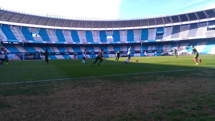 Defensa le ganó a Racing en el Cilindro