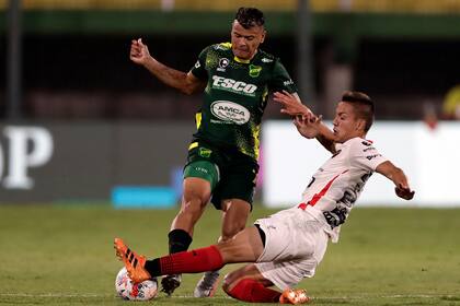 Sin lucirse, Defensa y Justicia fue superior a Patronato, que ya se preocupa por el promedio para los descensos del año que viene.