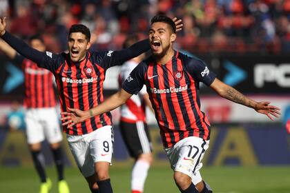 Defensor polivalente, Paulo Díaz tuvo su mejor versión en el San Lorenzo de Pablo Guede, que se lo llevó a Arabia Saudita. Por ese pase, Palestino, club que formó al chileno, acudió a la FIFA para cobrarle su parte al Ciclón.
