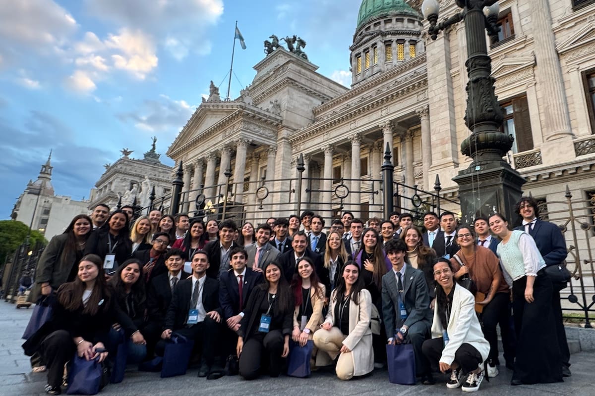 Del 6 al 8 de noviembre se desarrolló en el Congreso de la Nación la 6° edición del Alumni Forum de la Asociación Civil Frente Joven bajo el lema "Formando líderes con valores"