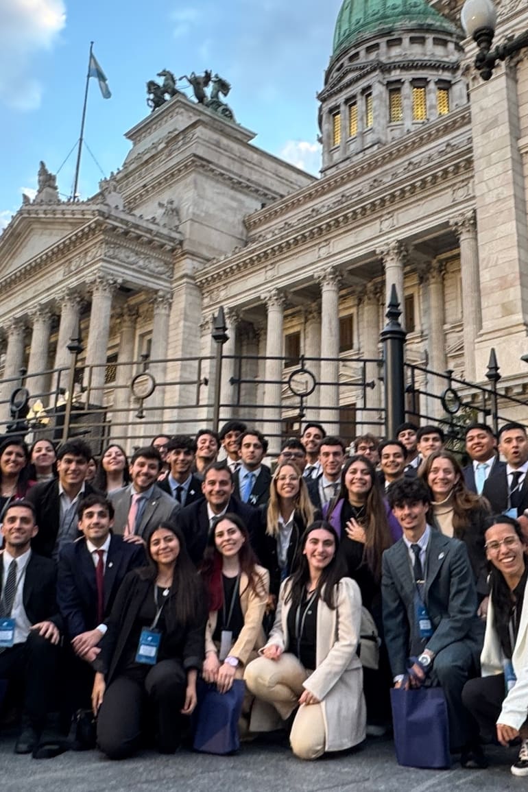 Del 6 al 8 de noviembre se desarrolló en el Congreso de la Nación la 6° edición del Alumni Forum de la Asociación Civil Frente Joven bajo el lema "Formando líderes con valores"
