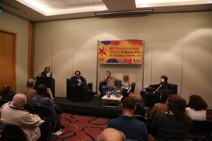 Del acto participaron el autor, Oche Califa, Silvina Friera y Juan Boido
