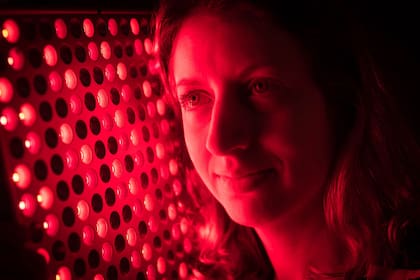 Del anillo que usa Manu Ginóbili hasta sesiones de neurofeedback, el biohacking es una de las técnicas estrella para reprogramar el cuerpo y la mente frente a la vorágine urbana.