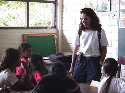 Del año 2001 al 2003, María Frá Amador formó parte de Junior Achievement Bolivia, en el Chapare (Trópico Cochabambino), donde trabajó con 10 comunidades diferentes.