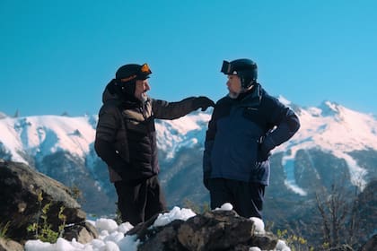 Del calor de la playa, al frío de la nieve, Otávio (Leandro Hassum) está convencido de que nada en ese viaje que pueda salir bien