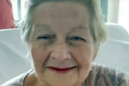 Del dolor a la emoción para la familia. María Dora Garro está viva, recuperándose en la clínica. Los médicos la habían dado por muerta, por lo que se ha enterrado a otra persona. Estupor y desconcierto en Mendoza.