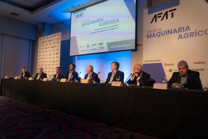 Del encuentro participaron Leandro Brito Peret, director ejecutivo de AFAT; Carlos Palmieri; Gustavo Meyer (AGCO);Tomás Liceda Rosasco; Reynaldo Postacchini; Sergio Fernández; Ignacio Armendáriz y Hermes Machado Da Silva