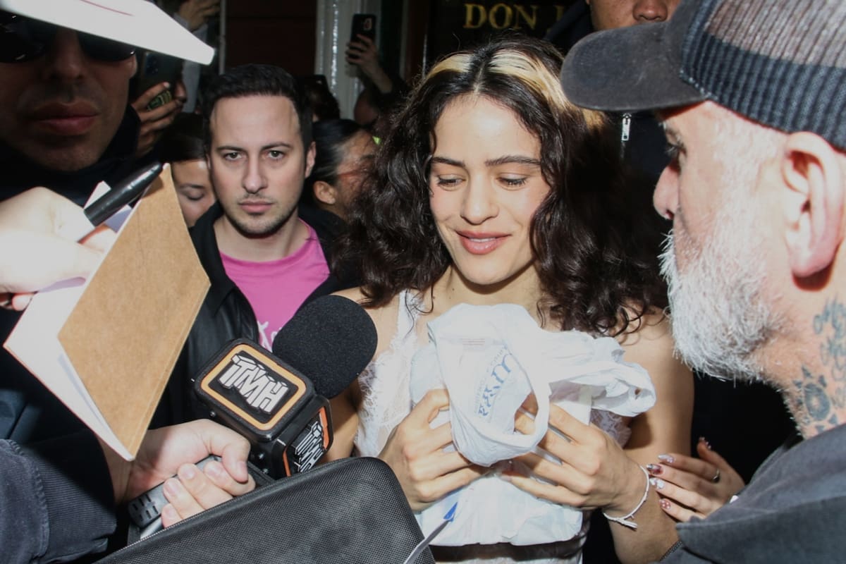 Del hermetismo a los abrazos: así fue el almuerzo de Rosalía en una reconocida parrilla de Palermo