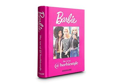 Del libro "The Art of Barbie Style" participaron Yves Saint Laurent, Karl Lagerfeld y Calvin Klein entre más de 100 diseñadores, fotógrafos y artistas