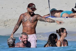 Del look playero de Maluma a la elegancia de Pedro Pascal y Lupita N’yongo en París