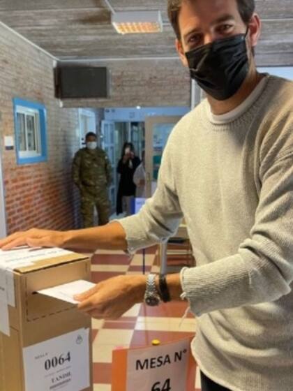 Del Potro emitiendo su voto
