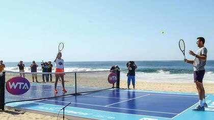 Del Potro y Bouchard, en la playa de Acapulco