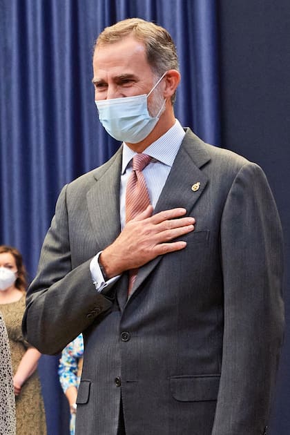 Del Rey tomó prestado
el “saludo Covid” que
Felipe estrenó durante la
pandemia: apoyan la mano
derecha sobre su corazón