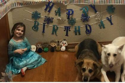 Delaney Krings en su cumpleaños que se volvió viral (Facebook Shelly Millar)