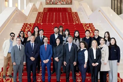 Delegación de diputados libertarios en China