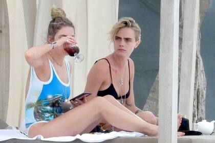 Delevingne y Benson, de vacaciones en México