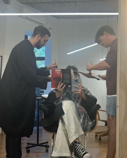 Delfi Chaves mostró el momento en el que le cambiaron el look