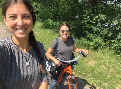 Delfina Benítez Cruz y Marina Biedma son argentinas y viven en París