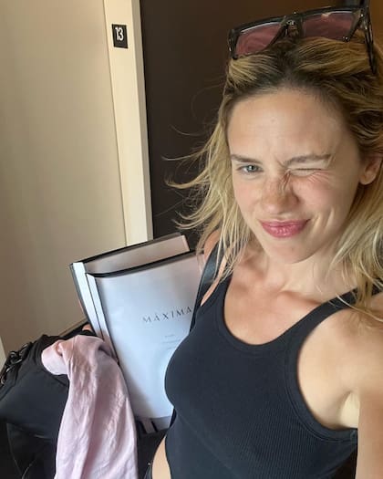 Delfina Chaves con su guion de Máxima en Nueva York (Foto: Instagram/@delfichaves)