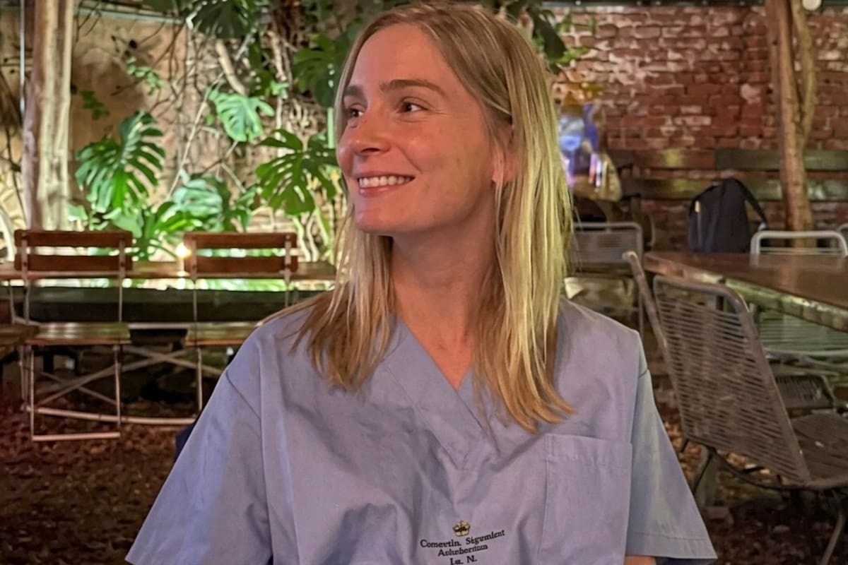 Delfina "Fini" Lanusse tiene 29 años y fue apartada de su cargo en el Hospital Italiano