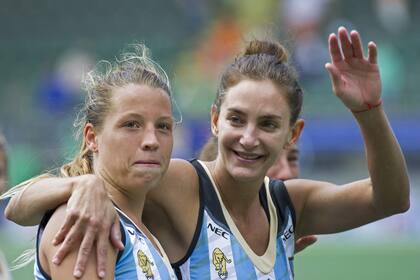 Delfina Merino y Lucha Aymar, apenas terminó el partido, entre la emoción y las lágrimas
