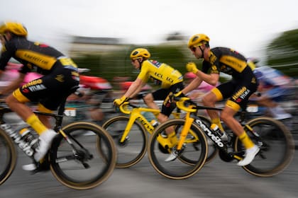 Delgadez de las corredoras del Tour femenino suscita preocupación