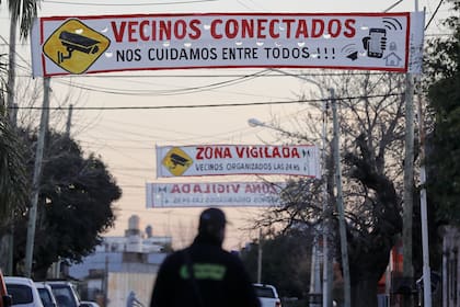 Los vecinos se organizan para defender su barrio en forma comunitaria