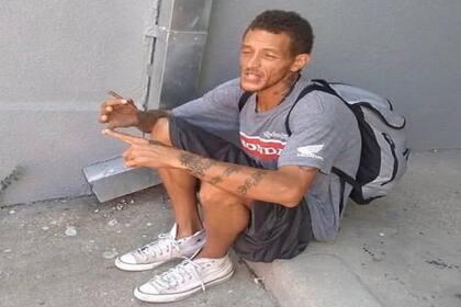 Delonte West, exjugador de la NBA, sufre problemas mentales y es bipolar. Se lo vio en la calle en un precario estado de salud.