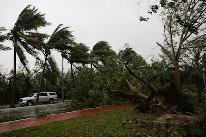 El huracán Delta tocó tierra en México esta mañana como una tormenta de categoría 2 extremadamente peligrosa